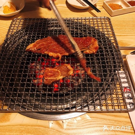 肉总统韩国碳火烤肉店