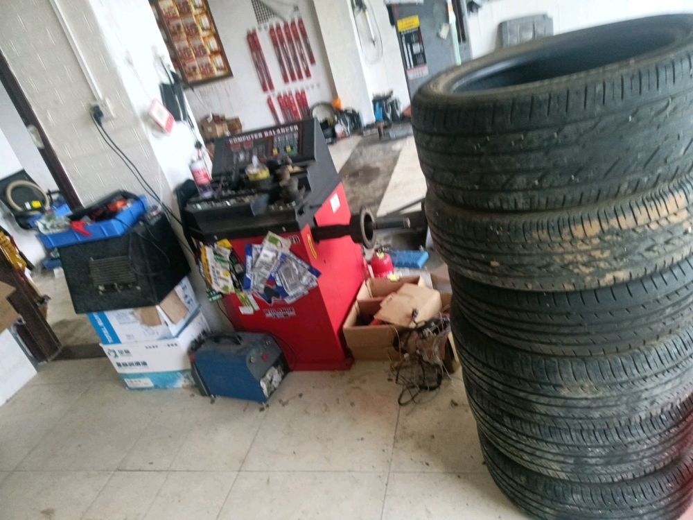 龙速达汽车修理店