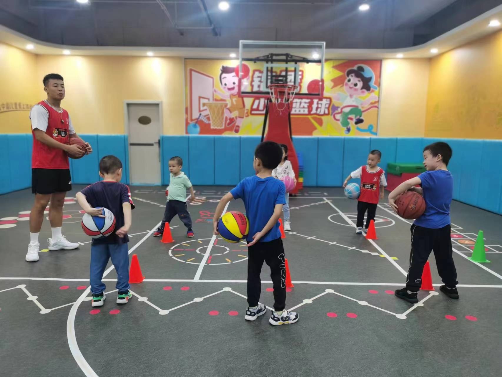 锦绣少儿篮球运动馆