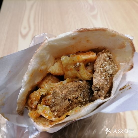 贰丫头香酥鸡家烧饼网红臭豆腐(中南城店)