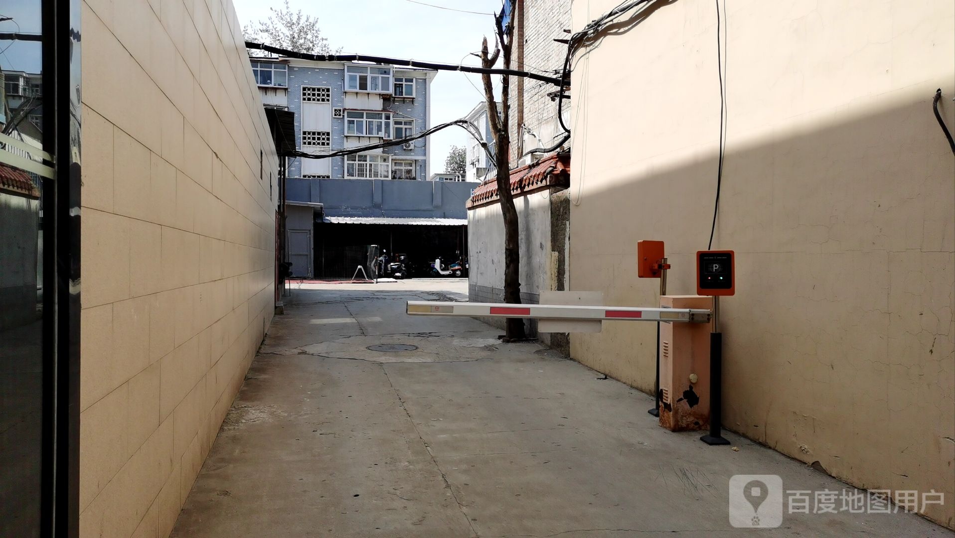 清真寺街-地上停车场