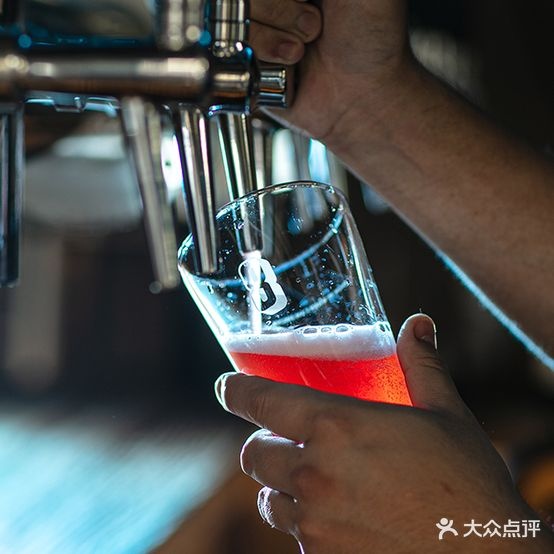 8PINTS八品脱精酿啤酒餐馆(阳光荟店)