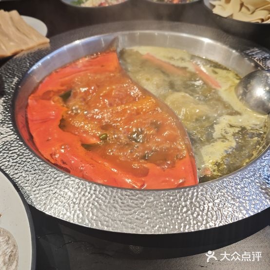 猴姐老火锅(中央花城店)