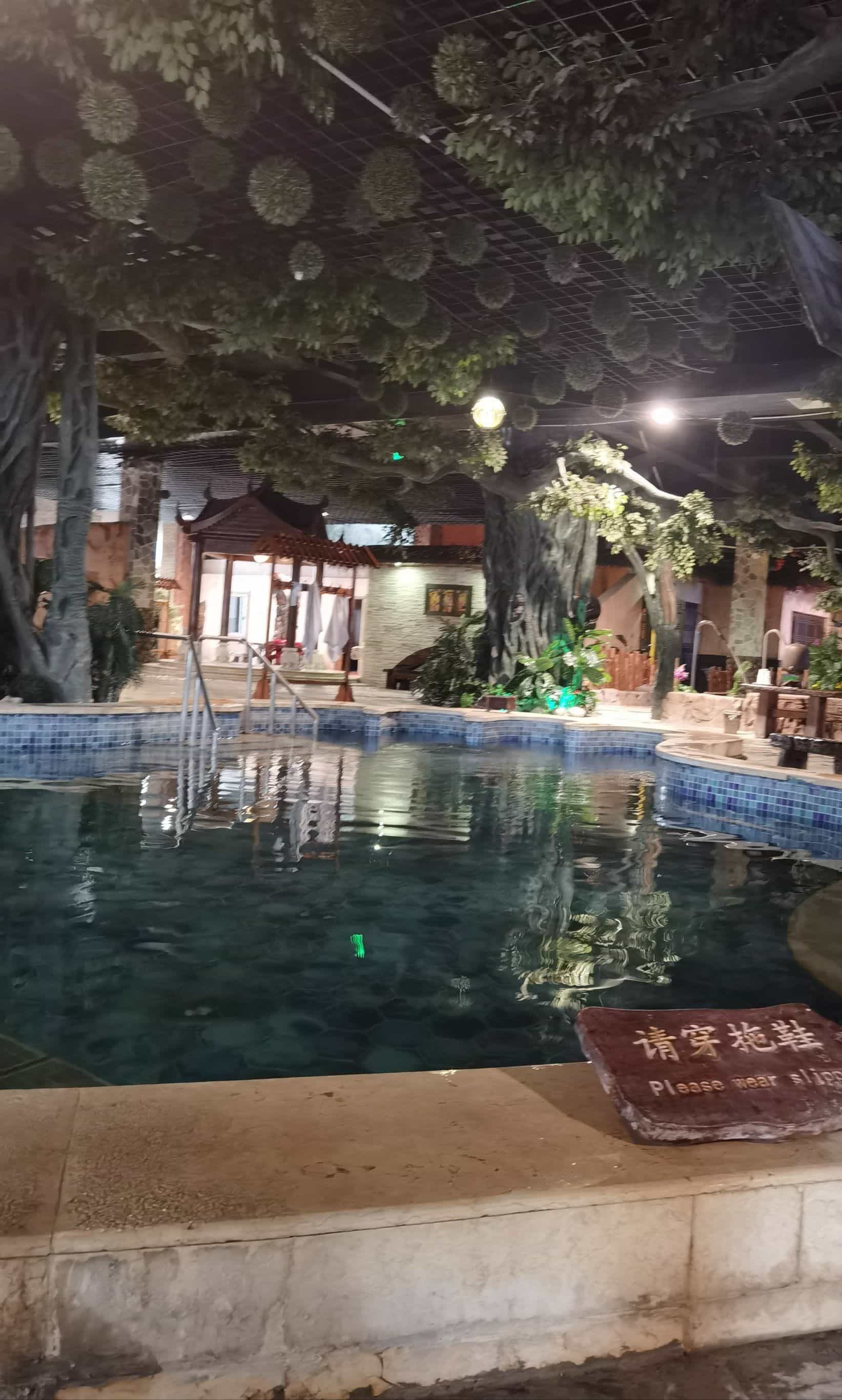 泉城欧乐堡戏水湾艺术养生温泉