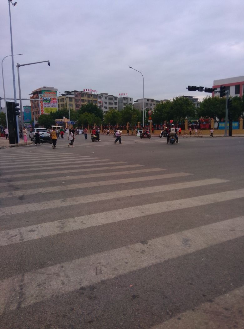 平果市第三小学