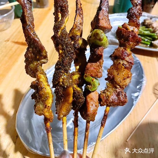 新疆正宗烤羊肉(新江花园店)