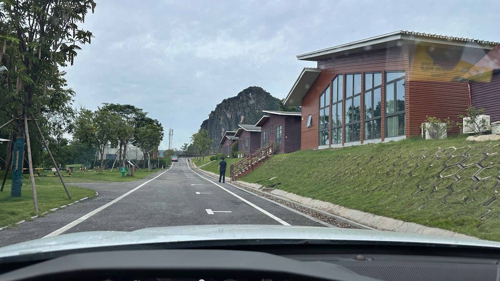 花山服务区(水崇爱高速水口方向)