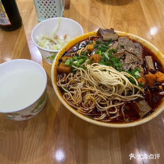 杨记老味道襄阳牛肉面(汉东路店)