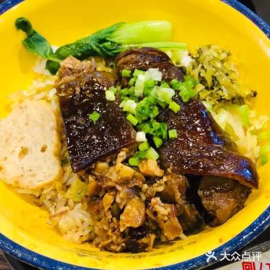 肆喜仙卤金牌猪脚饭(1+1小吃街店)
