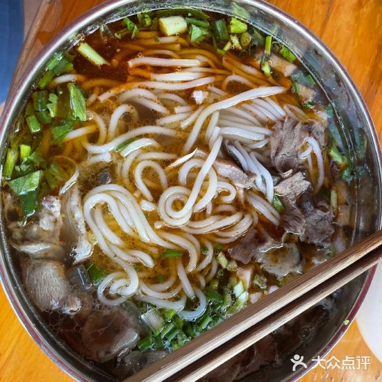 柴火炒酱嘿山羊肉粉馆