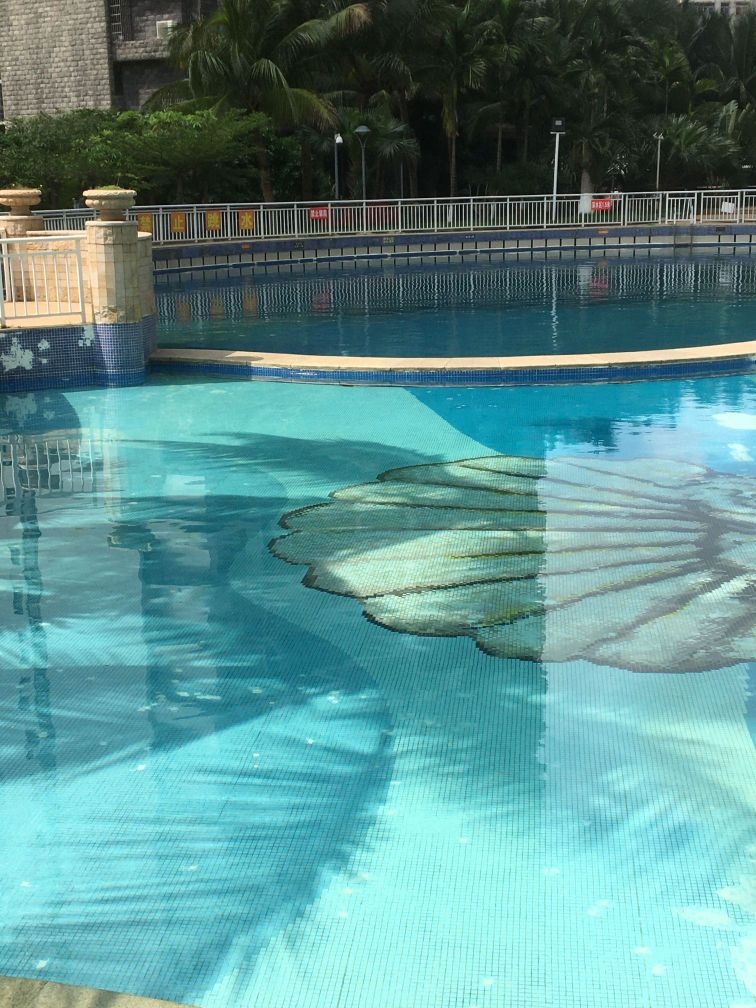 椰岛广场游泳