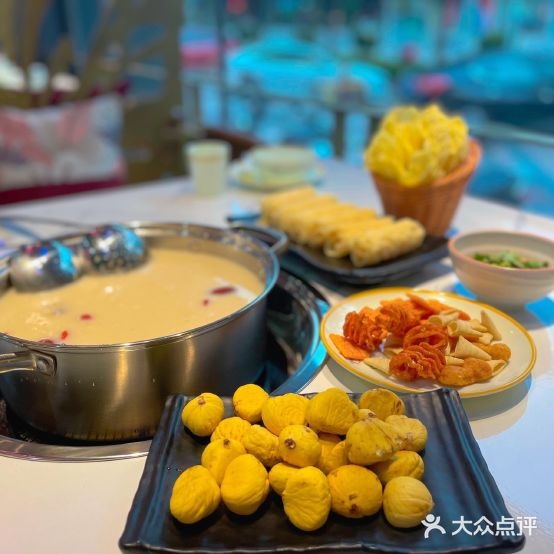 亿+猪肚鸡·火锅(大润发店)