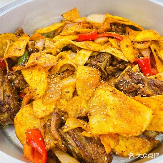 伊品轩炕锅烤肉美食坊
