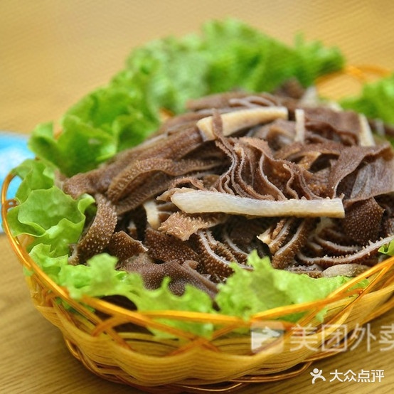 富源酸菜猪脚火锅(宝盖路店)