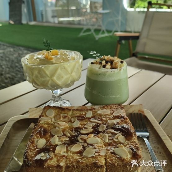菠萝树下甜品屋(东兴店)