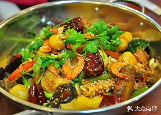 奇峰记哥俩湛麻辣烫(保工街店)