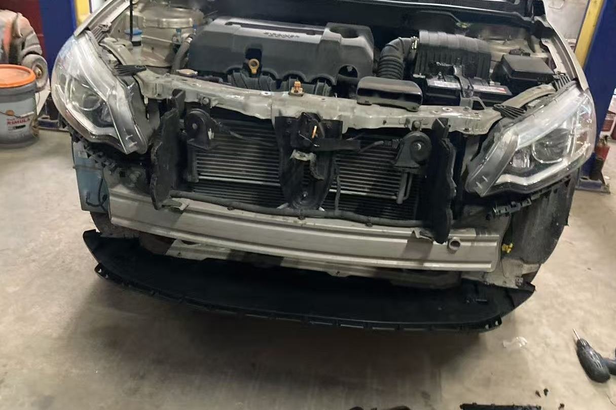 爱车家族车行修理厂汽车维修救援更换轮胎电瓶