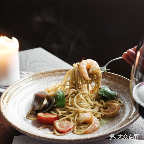 Friday Nite·Bistro&Wine(晓港店)
