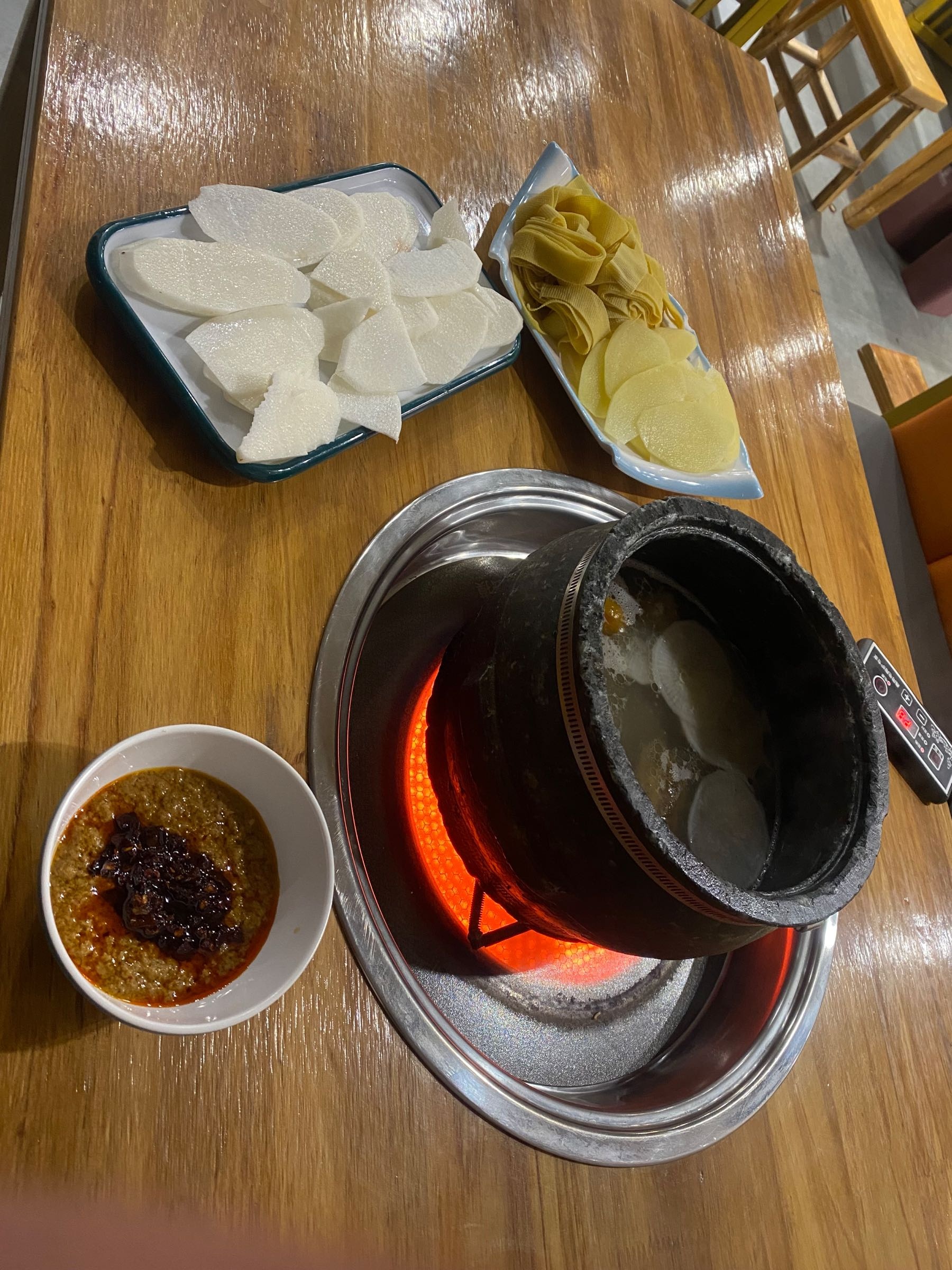 牦牛一品沙葱牦牛肉墨脱石锅藏羊肉馆(冷湖镇店)
