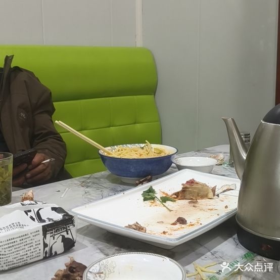 清真莎菲尔无酒主题茶餐面食小炒坊