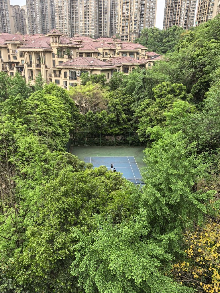 复地上城网球场