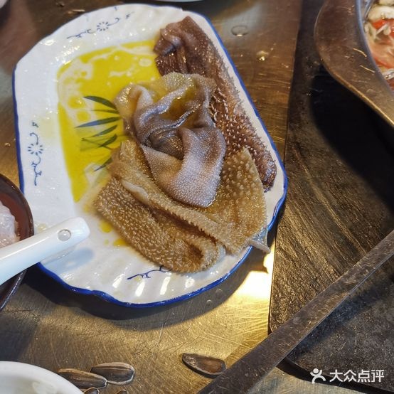 杀牛场鲜毛肚老火(滨江风景店)