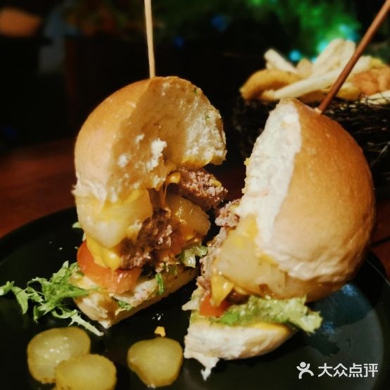 BROWN BEAR棕熊美式BBQ餐厅&精酿BAR(国贸店)