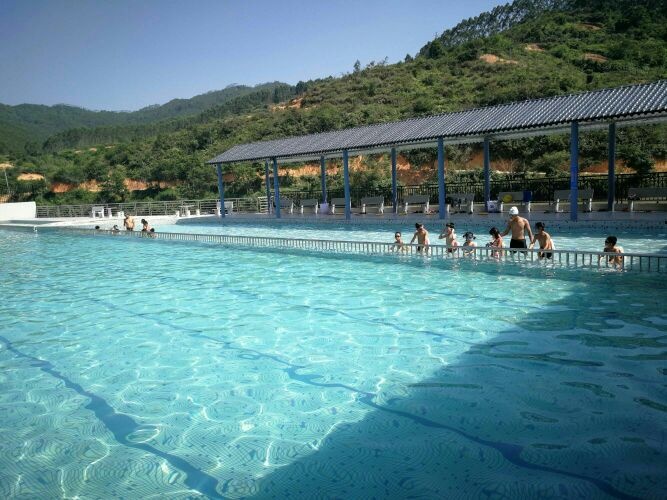 化州市播扬镇大贵茅田湖旅游风景区游泳馆