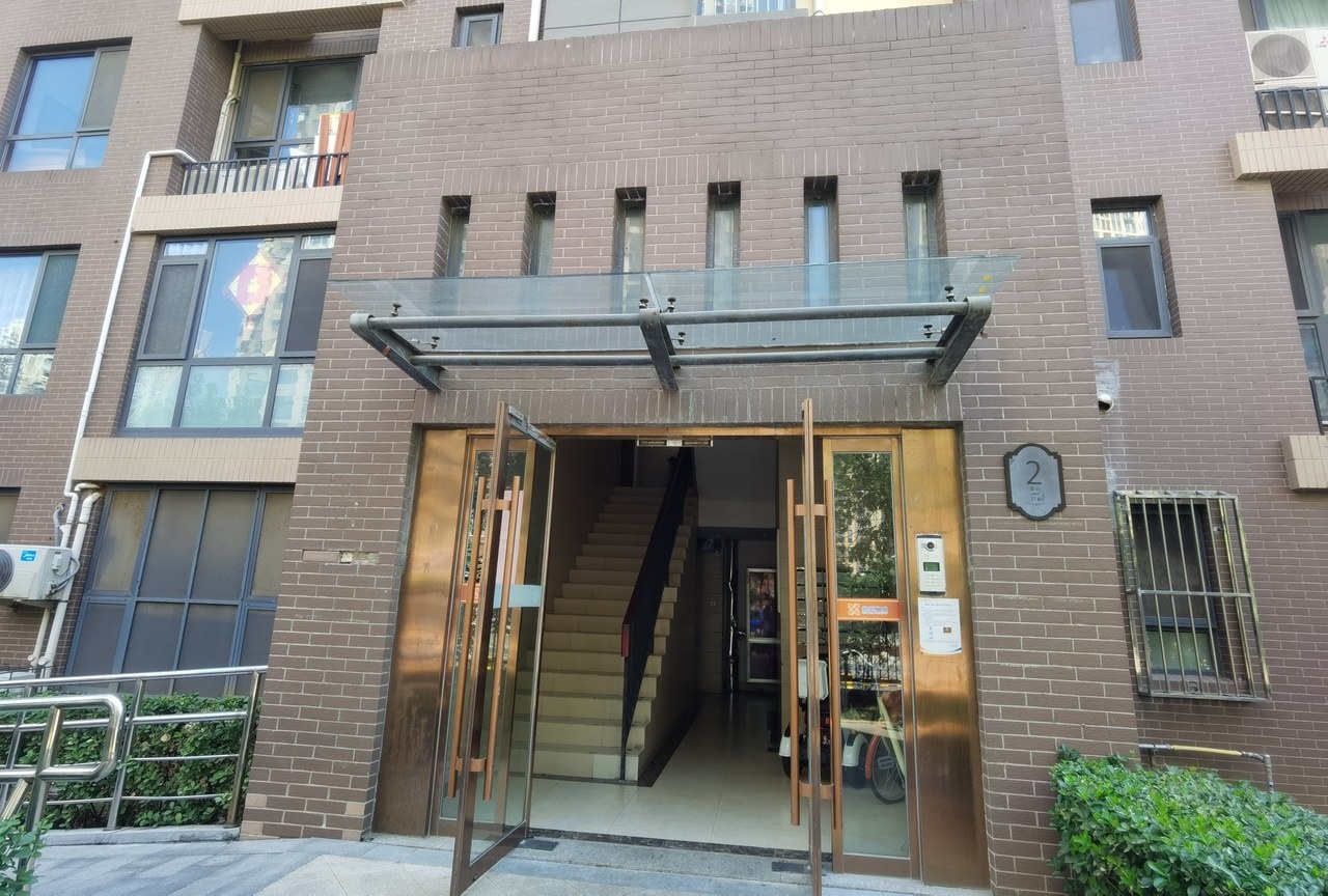 华人易居济南店特色民宿(名家西路分店)