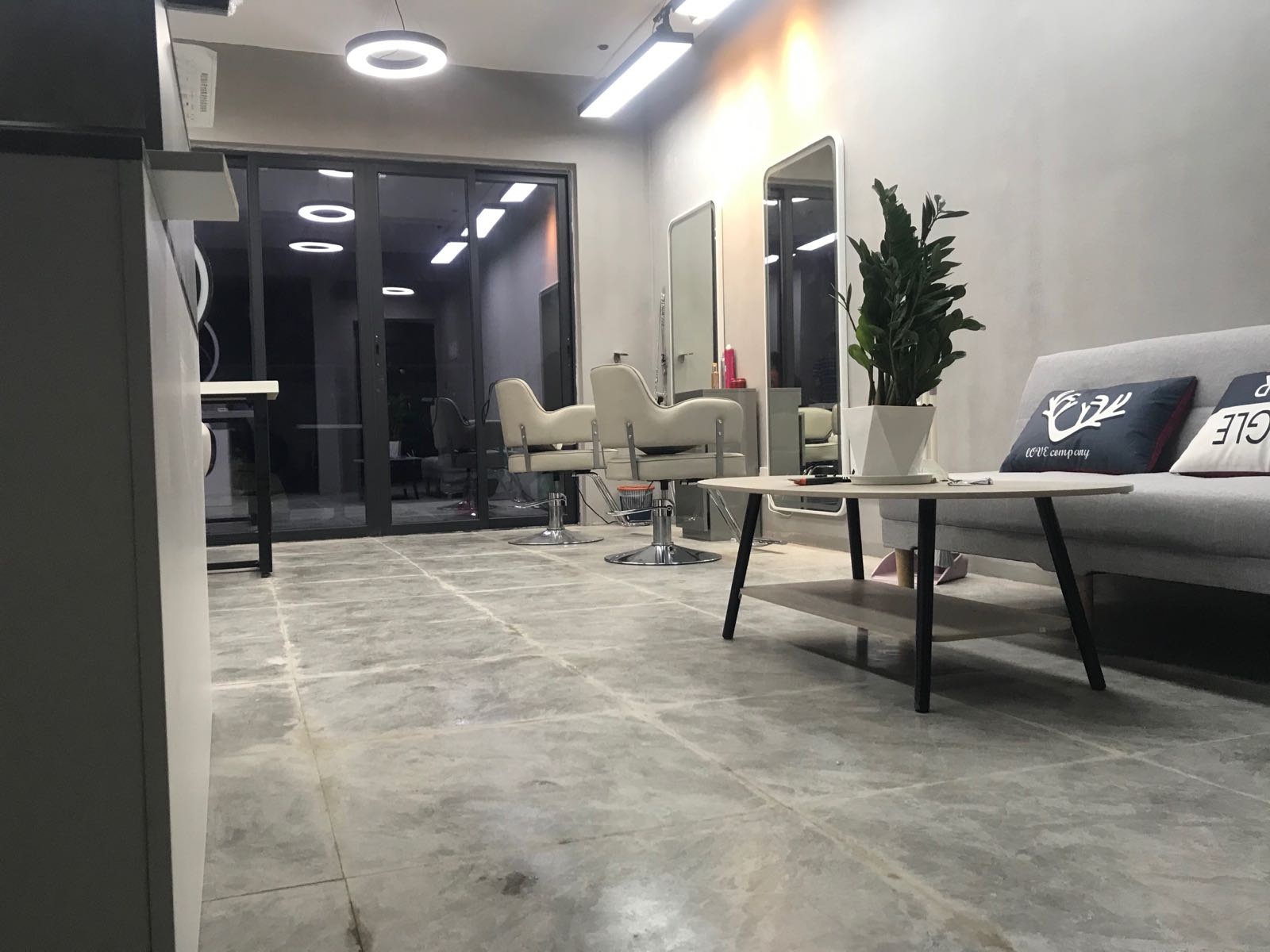 yzz美发私人订制沙龙工作室