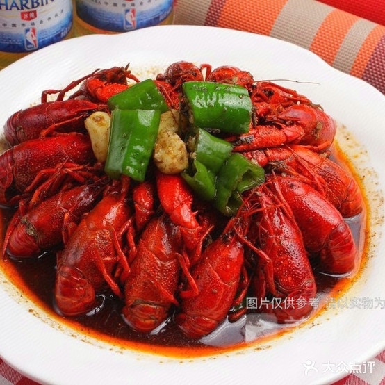 吮指小龙虾