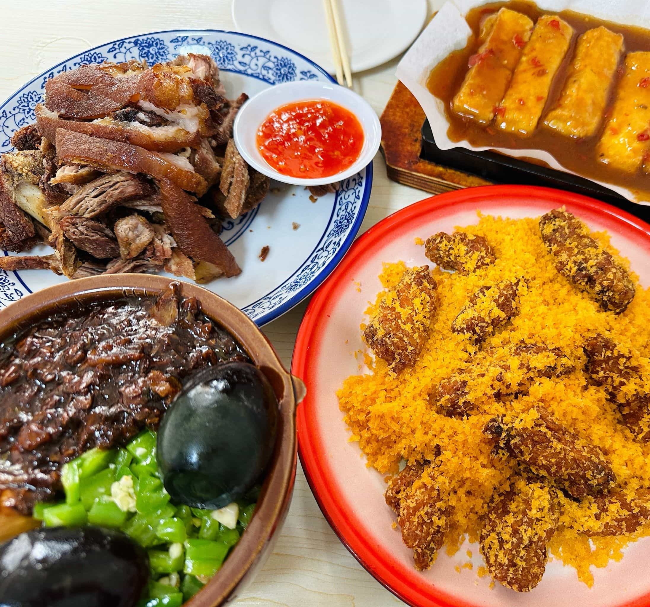 小潮流特色菜馆
