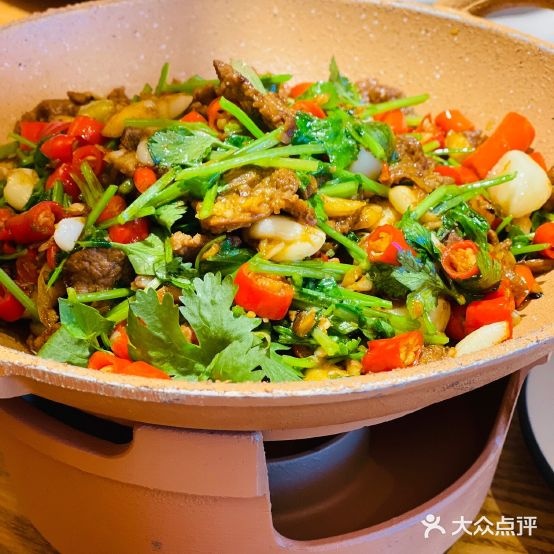 湘椒树小炒黄卤肉