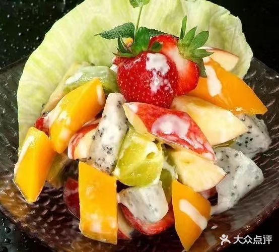 池塘夜色音乐餐吧