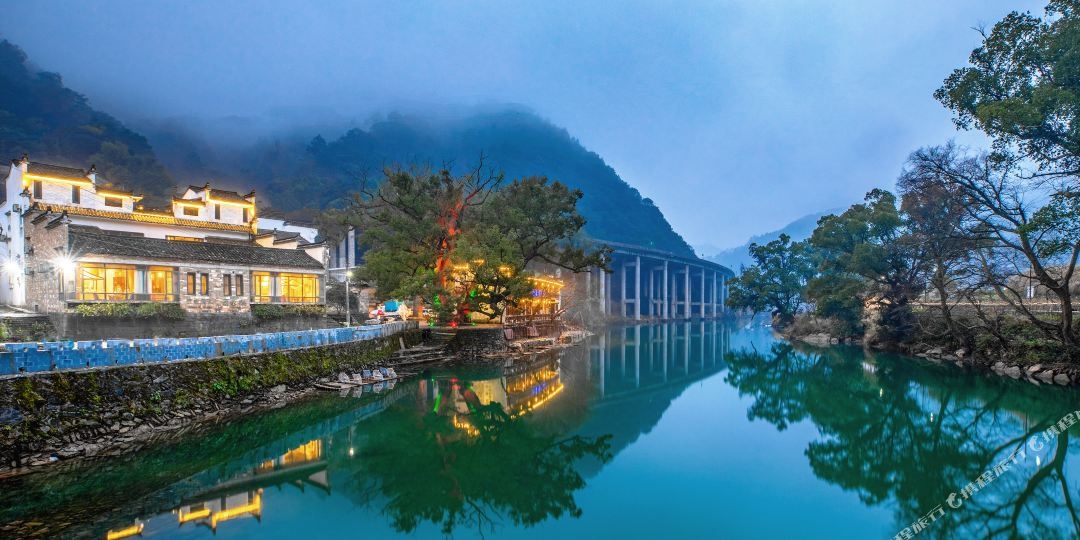 婺源明训别院水岸谣