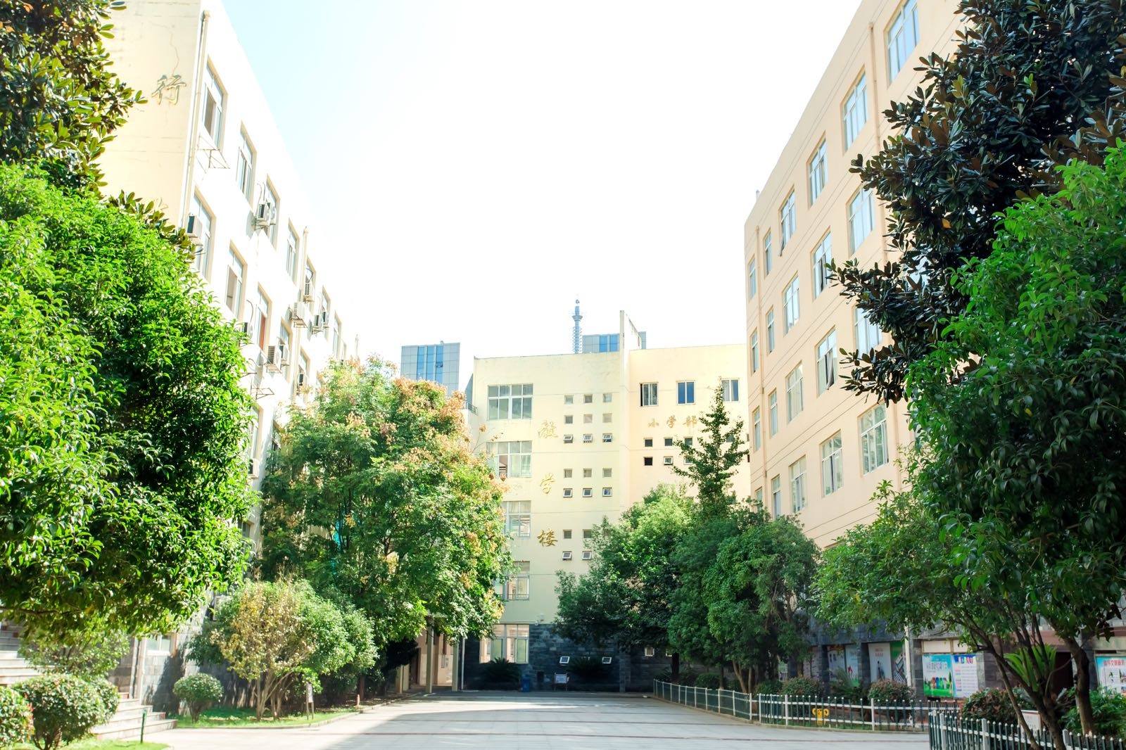 南昌市红谷滩区实验学校