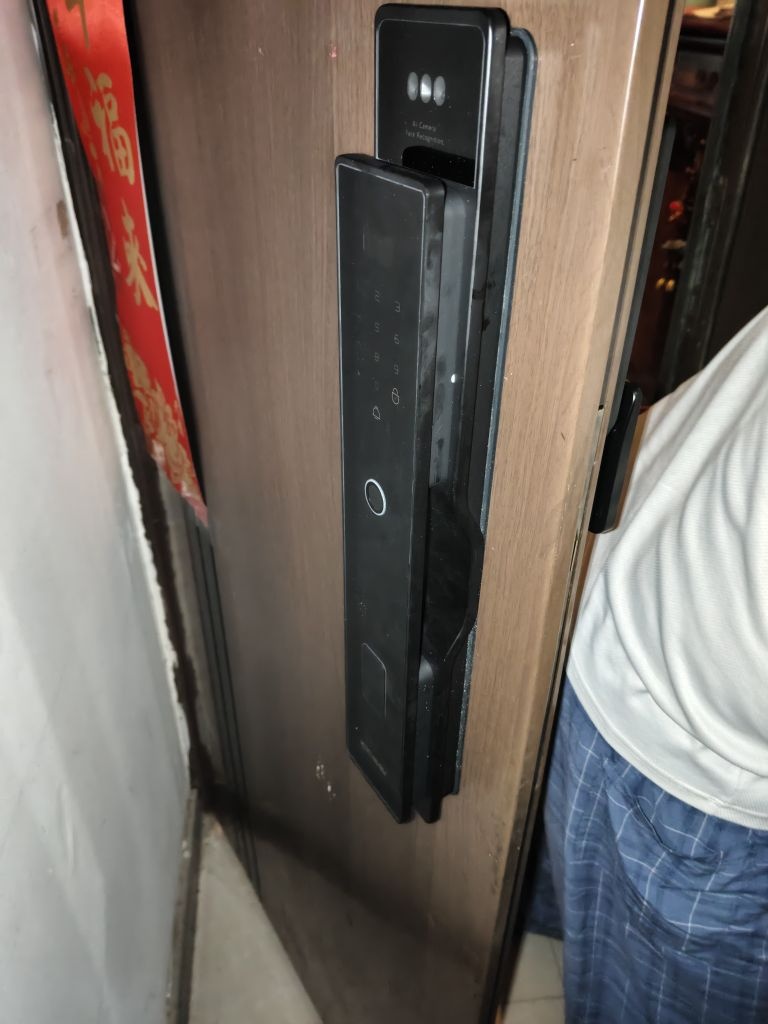 全城开锁换锁指纹锁配汽车钥匙