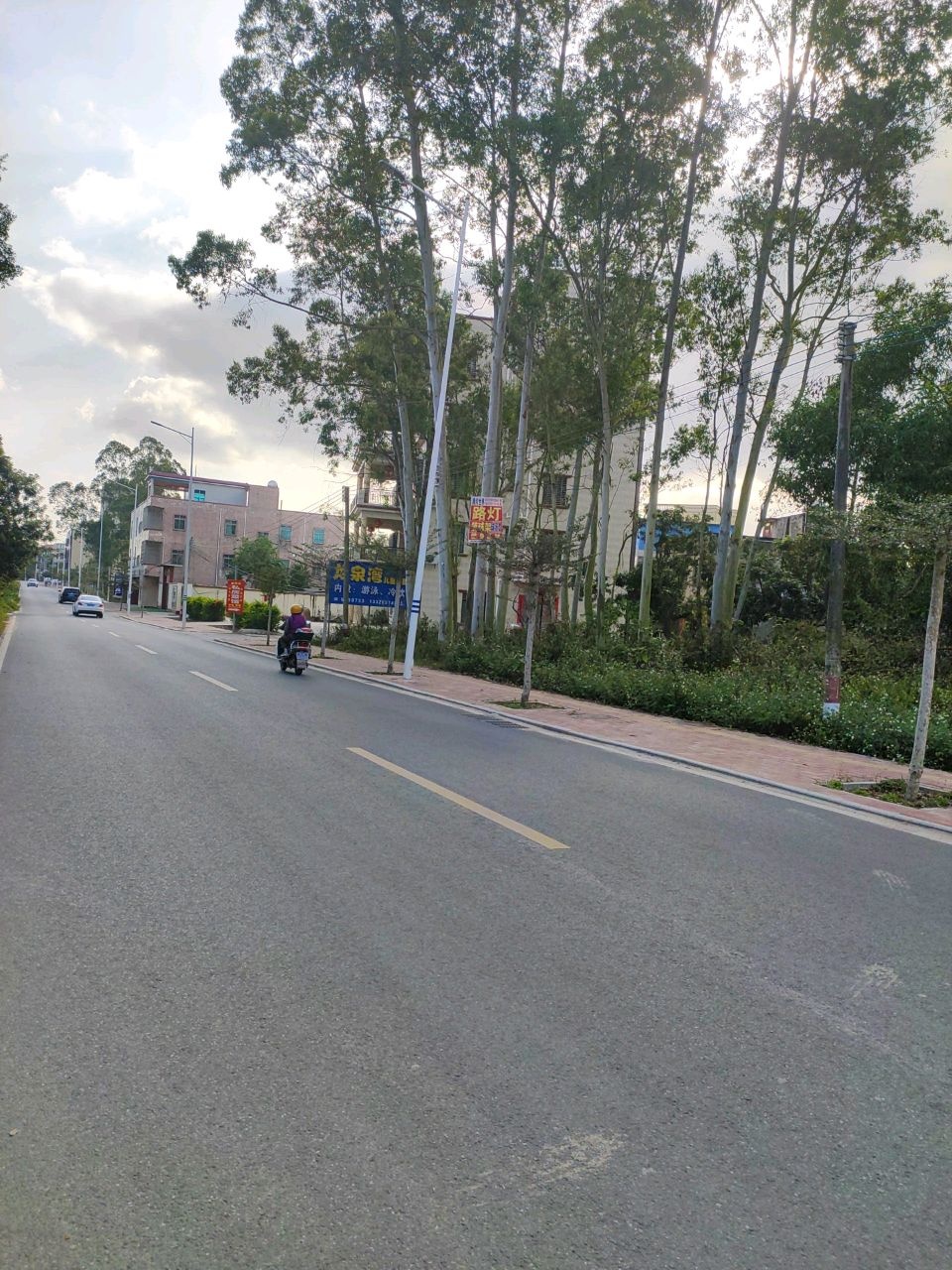 沙琅龙泉湾游泳馆