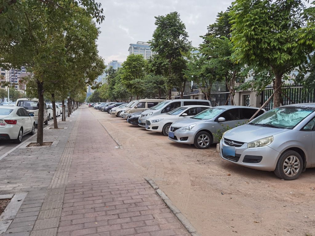 中山市中医院地上停车场-出入口