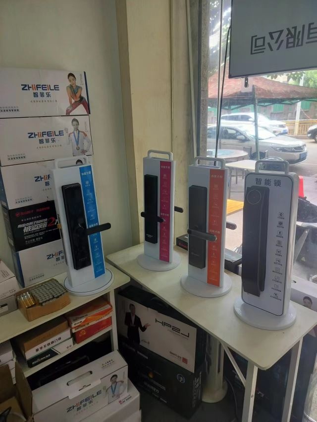 锁立帮开锁换锁配汽车钥匙