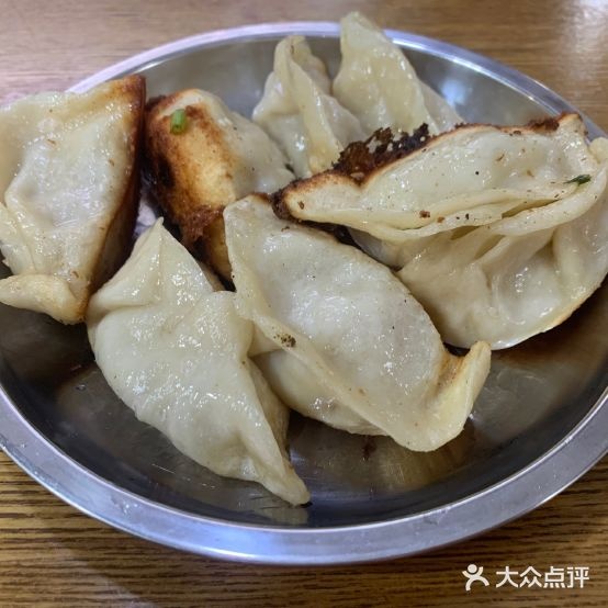 黄阿姨锅贴大王(万航渡路店)