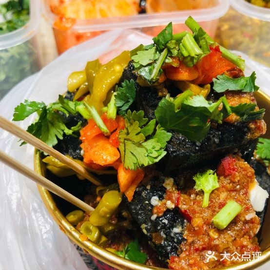 鲁湘义臭纯豆腐谷(德锦店)