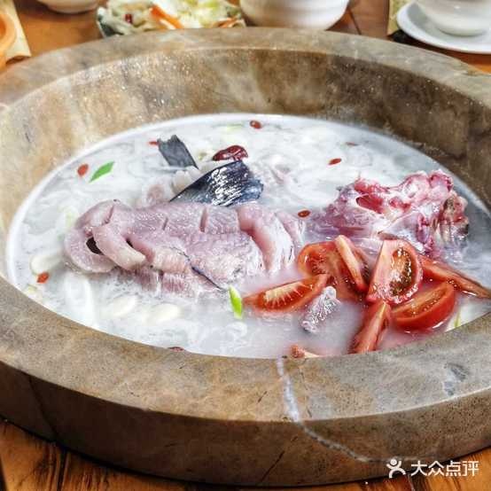 云南抚仙湖蒸汽石锅鱼(海棠花语店)