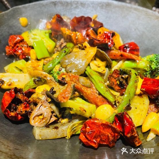 串锅百味麻辣香锅(台东店)