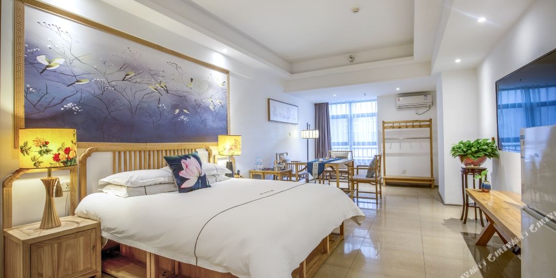 向日葵公寓济南名泉广场火车站店