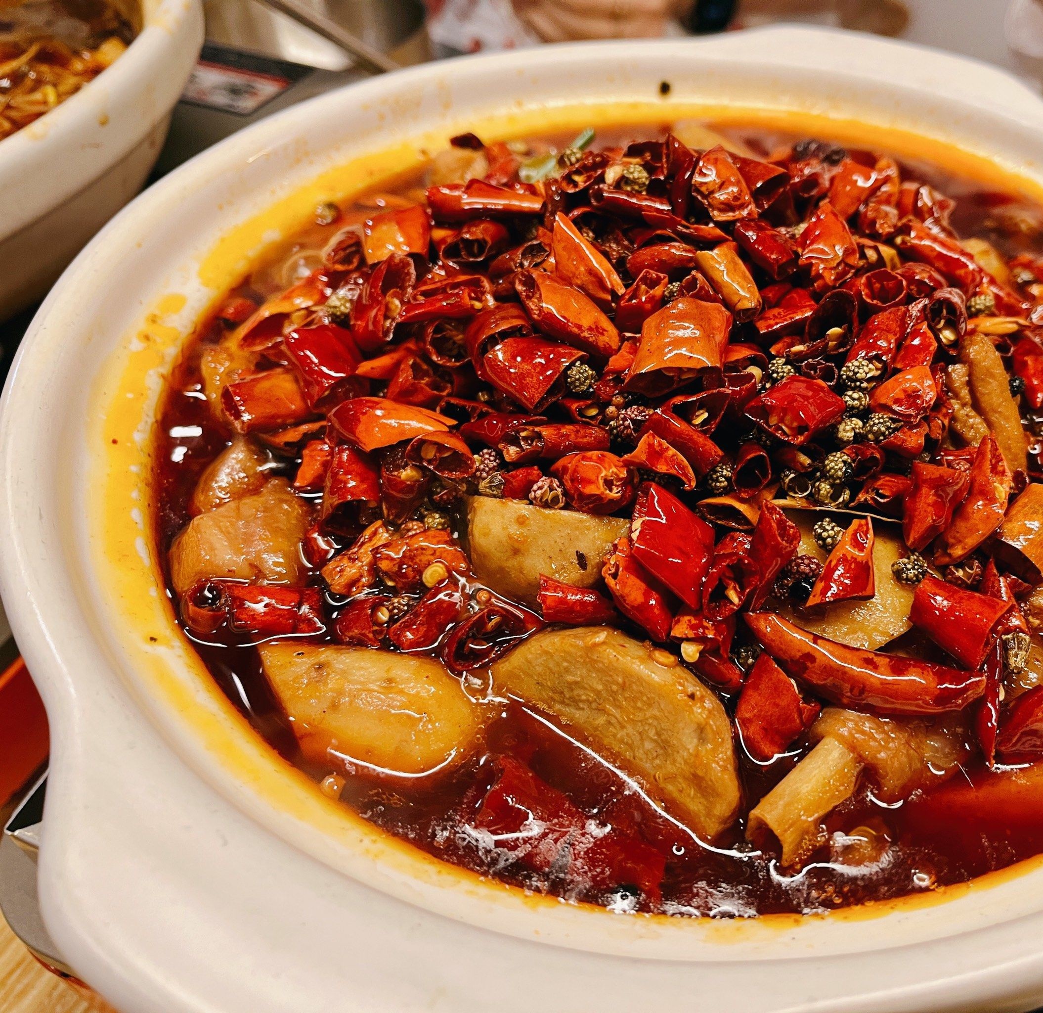 巴二代·江湖菜·肥肠芋儿鸡