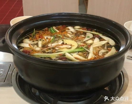 牛报备火锅店
