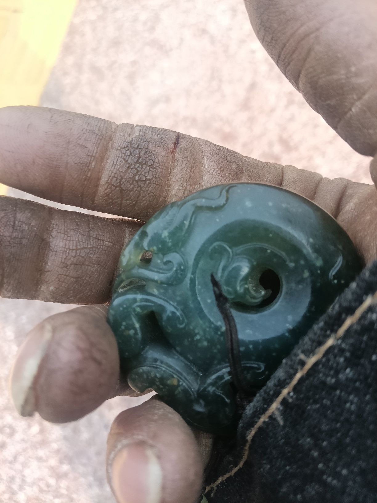 乾玉寄收翡翠商行