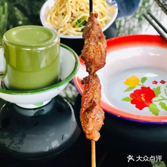 品湖轩烧烤研究所·东北铁锅炖(奥莱店)