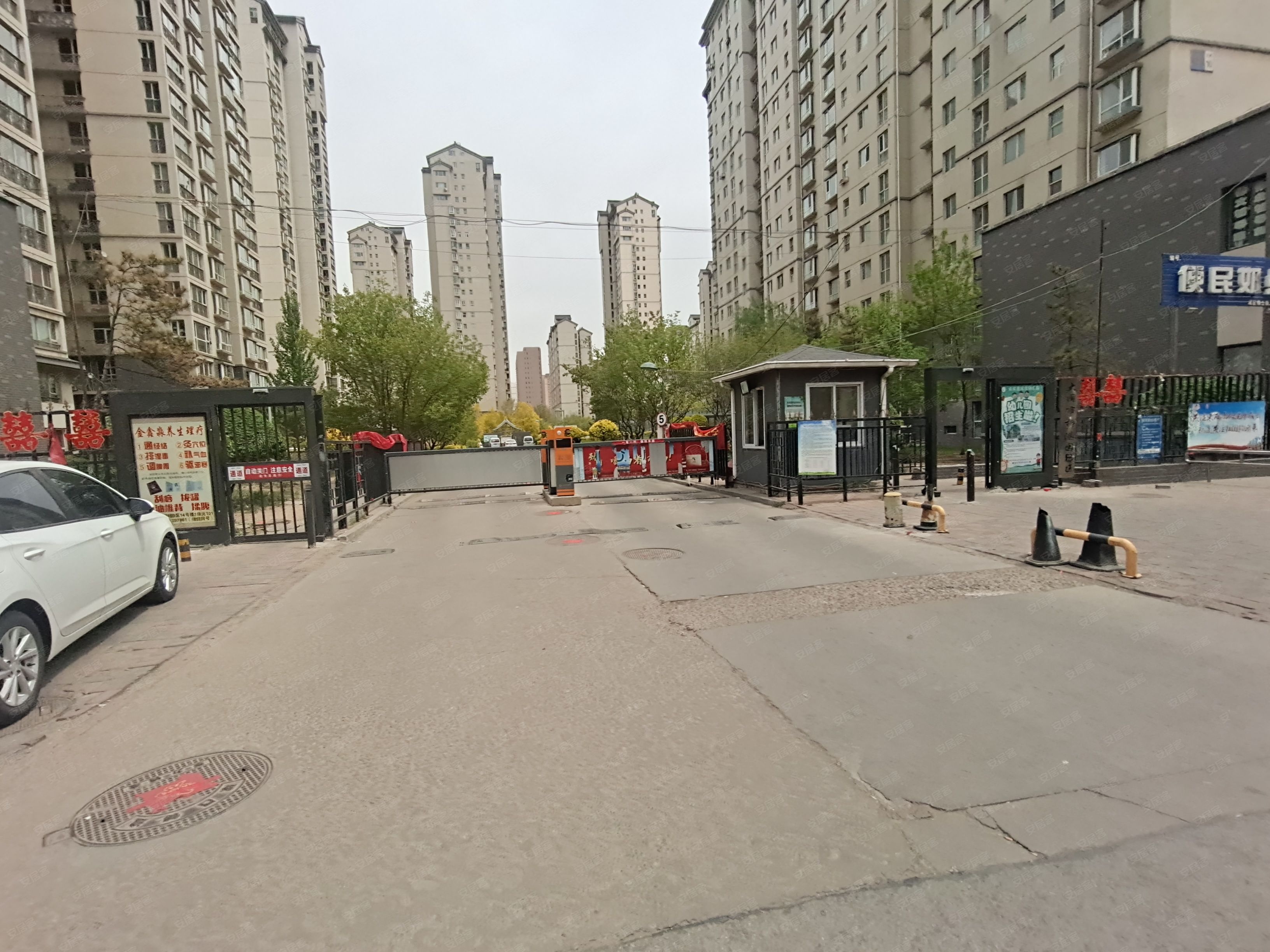 柳港园B区-北门